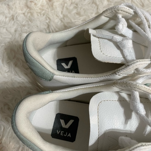 Veja Campo Sneaker - Picture 4 of 7